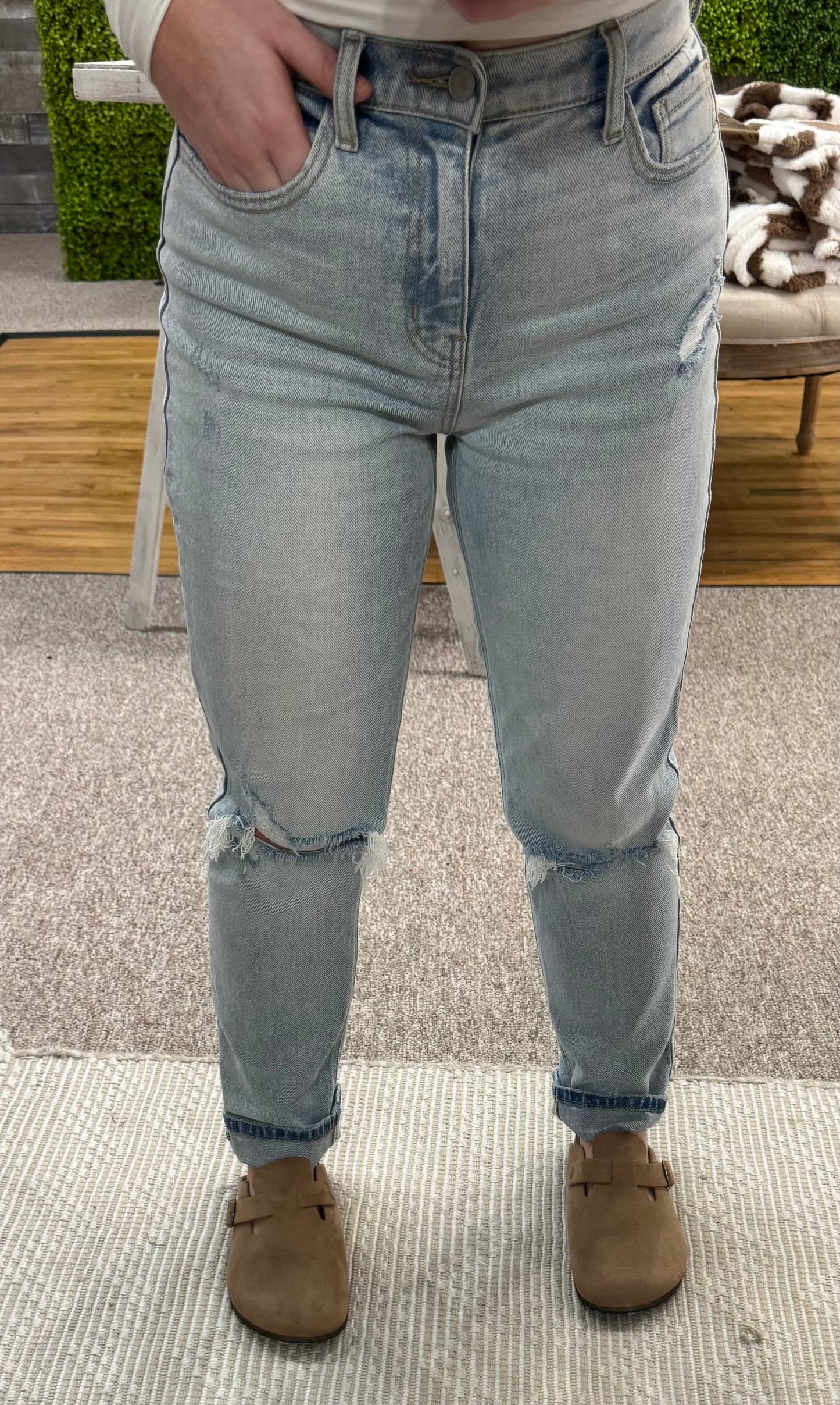 High Rise Straight Light Wash Jean