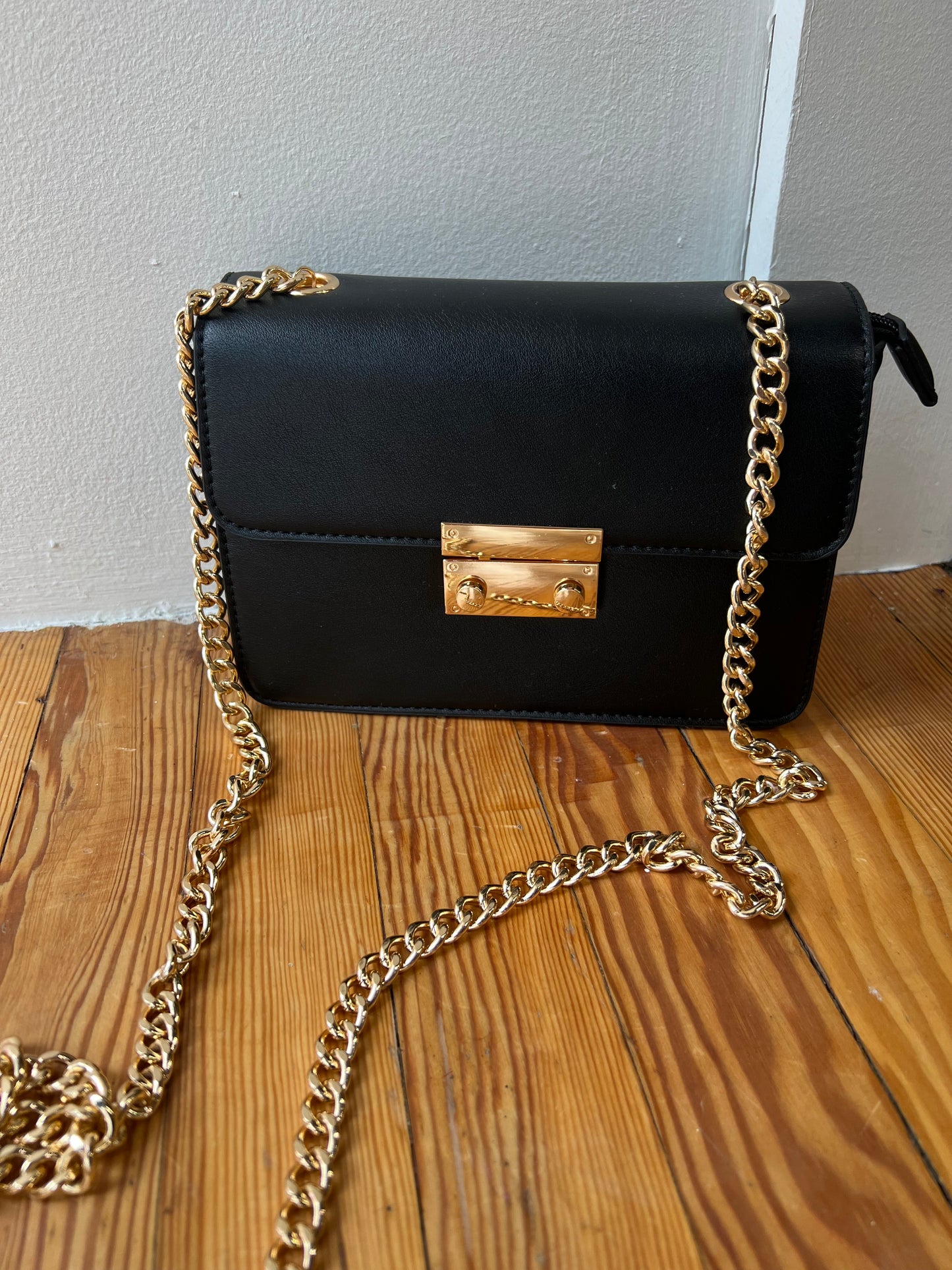 Quinn Chain Strap Purse