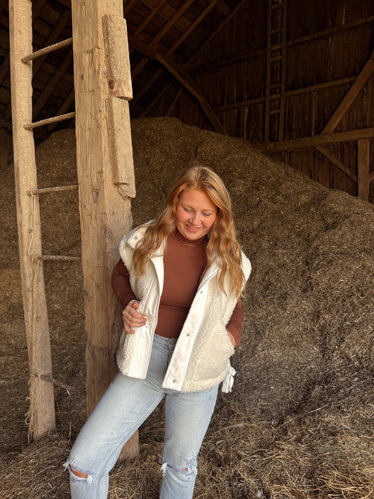Sherpa Vest - White