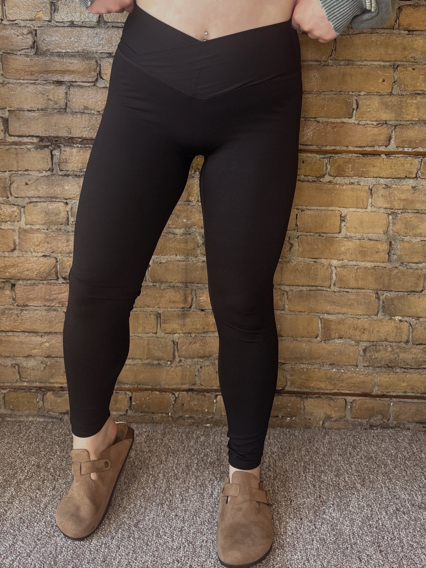 The Crossover Basic Black Leggings